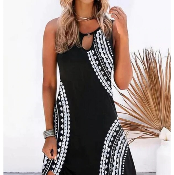 Dresses & Skirts - Light and stylish mini/midi dress